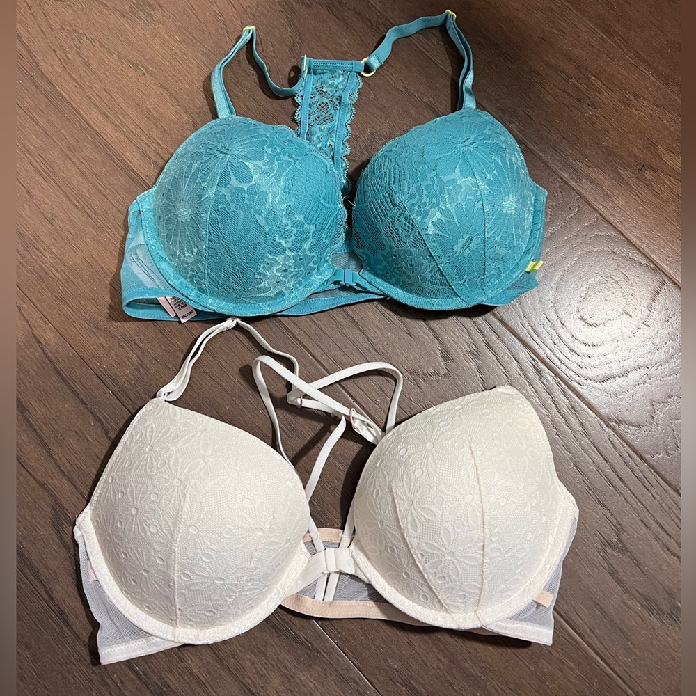2 Victorias Secret Bras